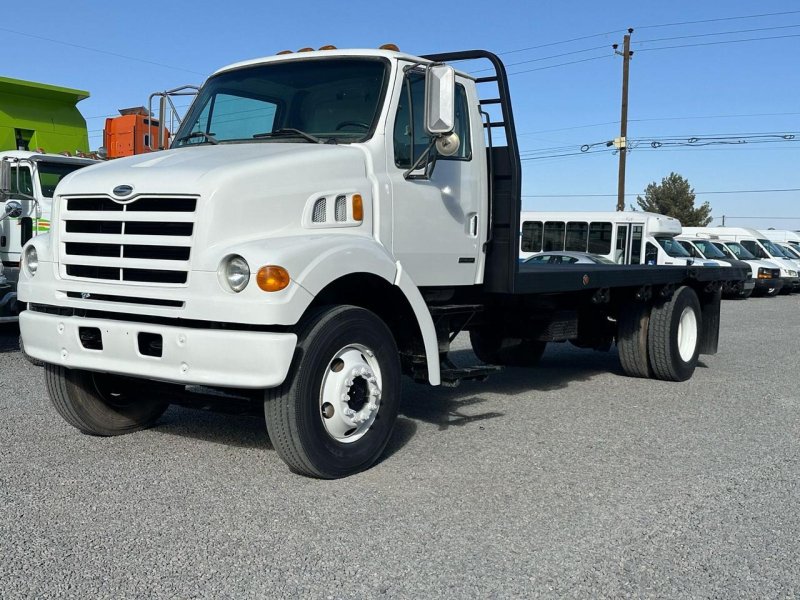 Camión con plataforma