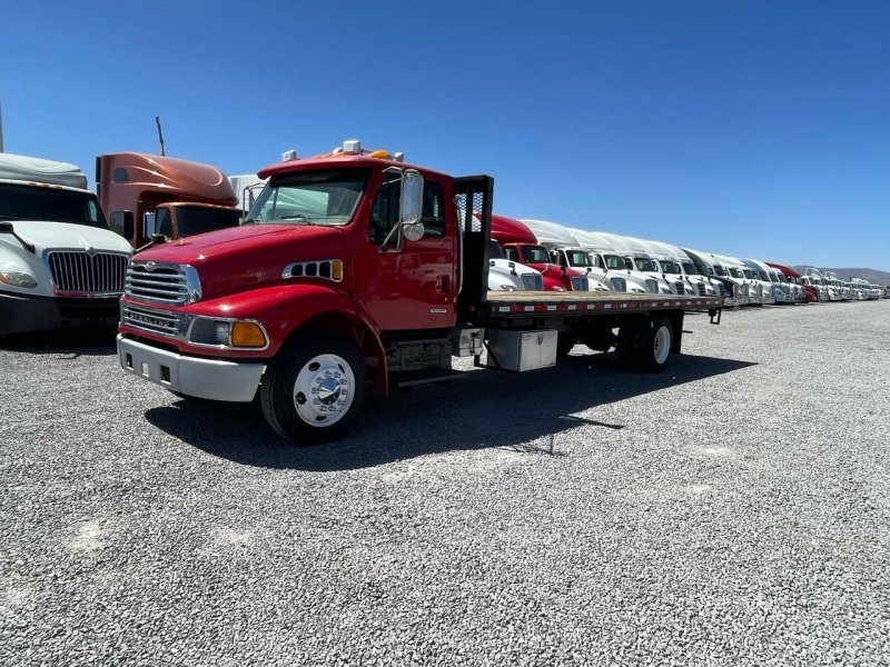 Camión con plataforma